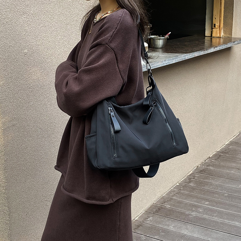 Korean-Style Oxford Cloth Large-Capacity Women's Bag, Versatile and Stylish, Retro Shoulder Crossbody Bag, Underarm Bag, Commuter Tote Bag Korean-Style Oxford Cloth Large-Capacity Women's Bag, Versatile and Stylish, Retro Shoulder Crossbody Bag, Underarm Bag, Commuter Tote Bag