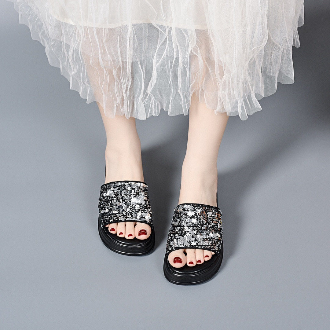 Dép sandal nữ quai chữ V đế dày gót thô phối sequin lấp lánh — màu đen