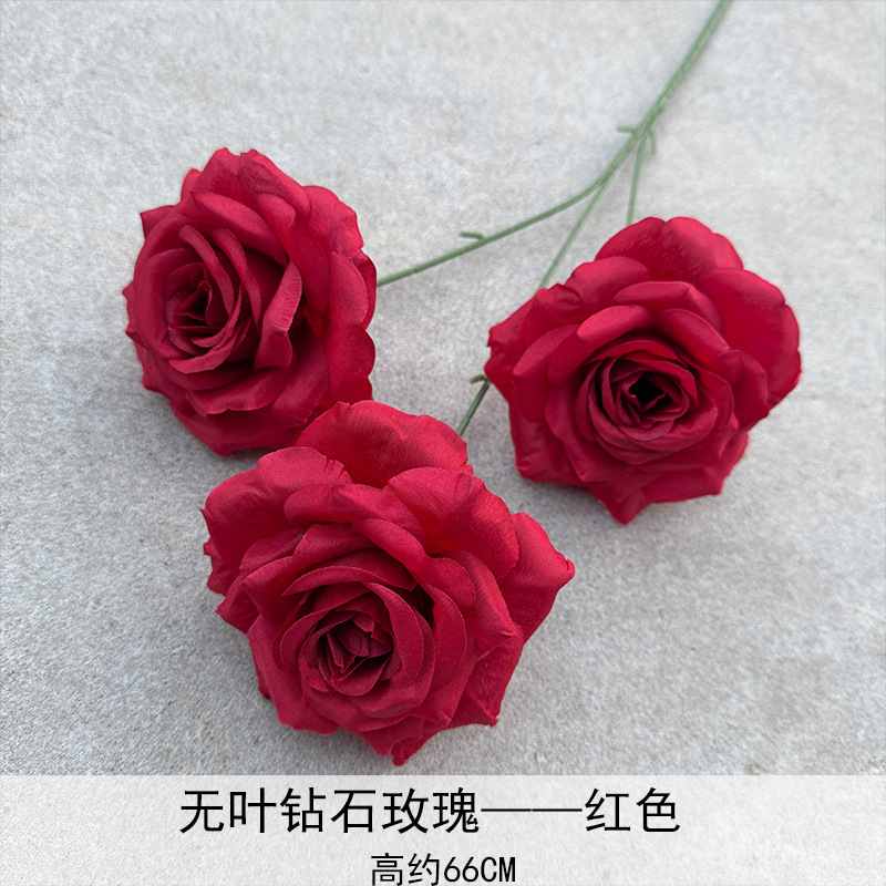 Rosa Roja de Diamantes