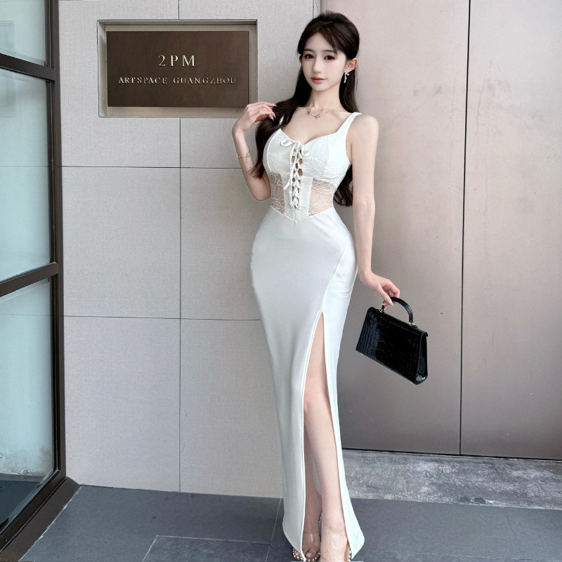 See-Through Sexy Lace Patchwork Cut-Out Halter Dress with Slit to Reveal Legs, Slimming High-End Evening Gown Long Dress See-Through Sexy Lace Patchwork Cut-Out Halter Dress with Slit to Reveal Legs, Slimming High-End Evening Gown Long Dress