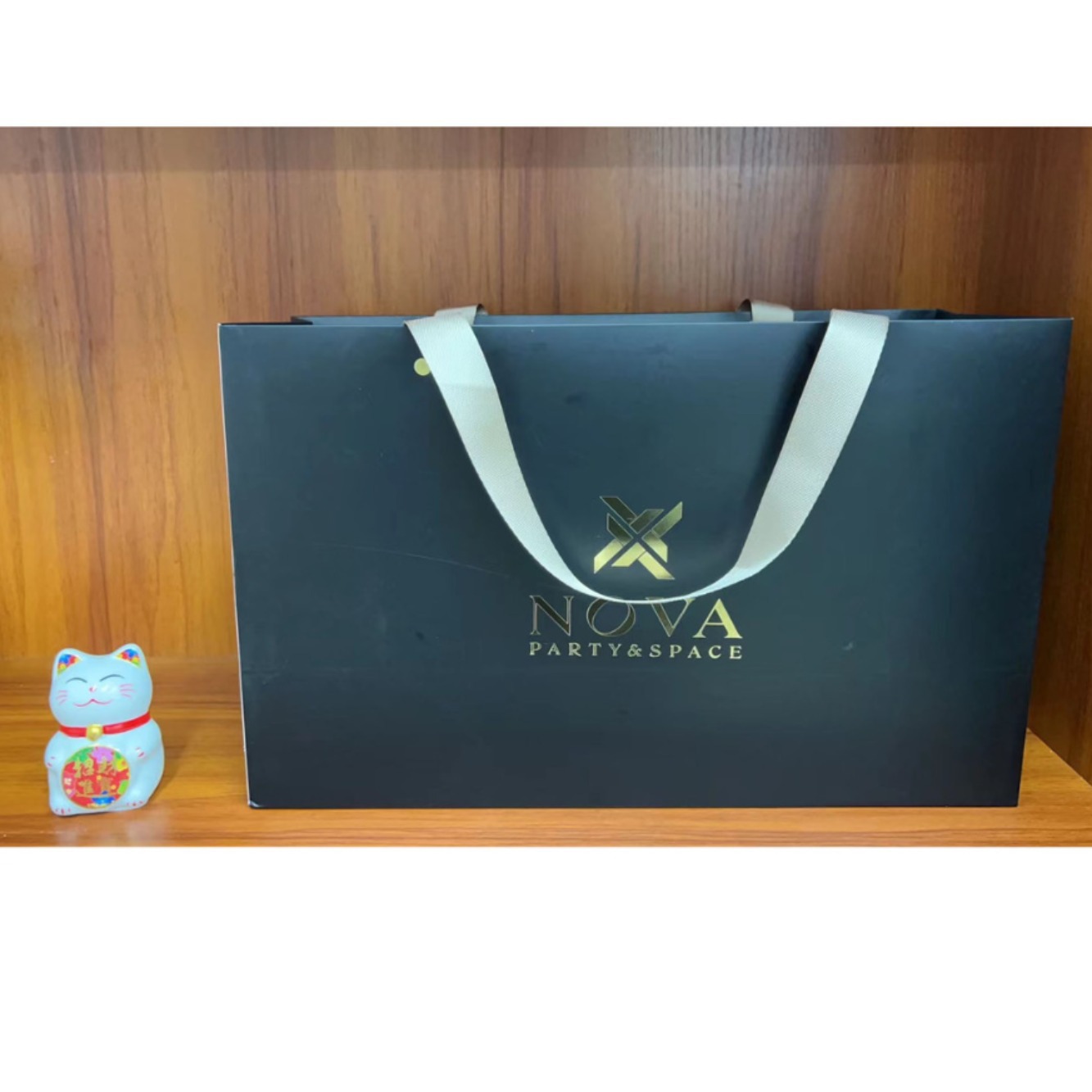 高档白卡纸购物服装店化妆品手提袋纸袋礼品袋子手拎袋制定