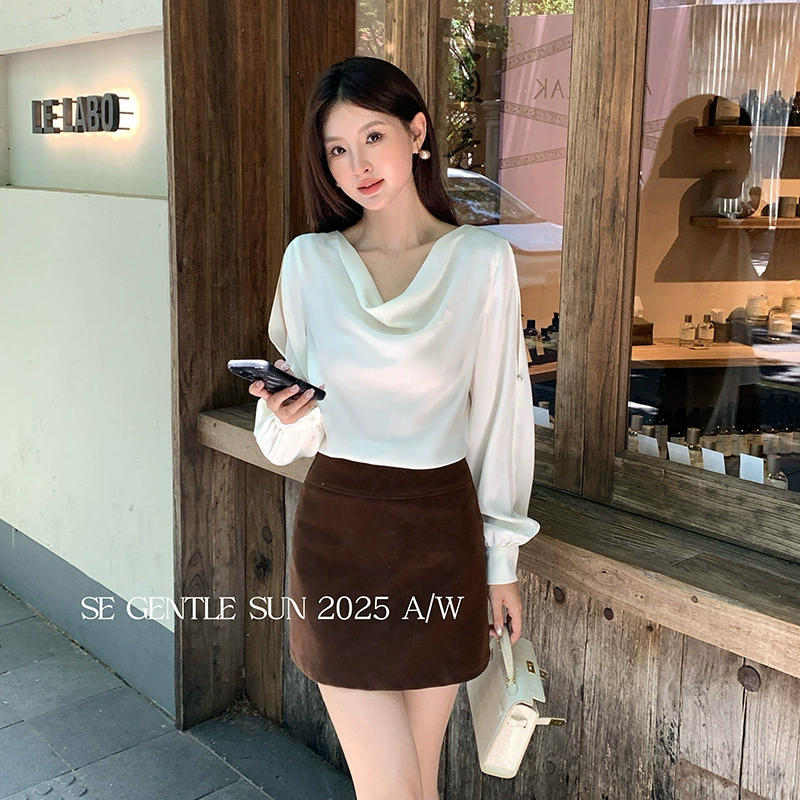 Xiuxixi 2025 осень белая этикетка атласная элегантная блузка с открытыми плечами и длинными рукавами однотонная женская 89502