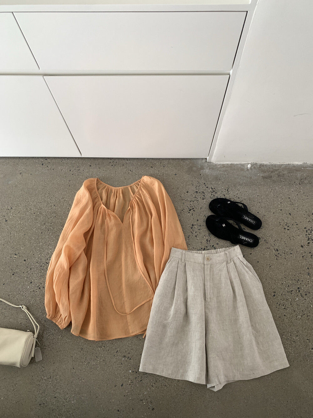 Áo sơ mi nữ linen tay dài cổ V dây buộc phong cách lười biếng — Xanh nước biển, màu hồng, Vàng nhạtcolor, trắng sữa chi tiết 13