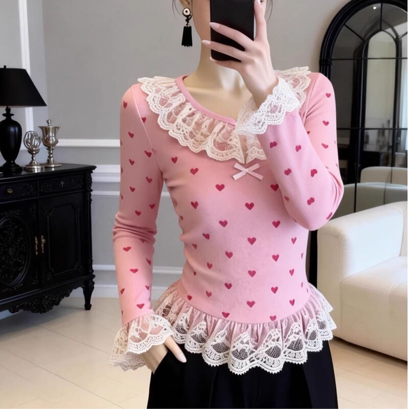 Lace-trimmed, ruffled top for women, 2026 autumn collection, waist-cinching, slim-fit, long-sleeved T-shirt with a chic and stylish look