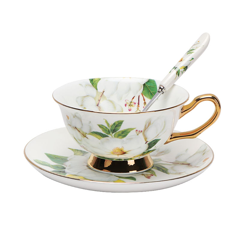 Juego de tazas y platillos de café de porcelana de hueso de estilo europeo exquisito y ligero juego de té de la tarde británico de lujo caja de regalo de alta gama