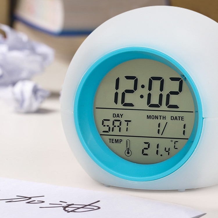 Transfronterizo creativo LED colorido cambio de color redondo reloj estudiante niños mudo snooze con temperatura electrónica despertador reloj luminoso