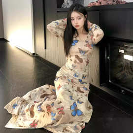 秋季法式设计感蝴蝶印花连衣裙女气质显瘦御姐风纯欲包臀裙长裙子