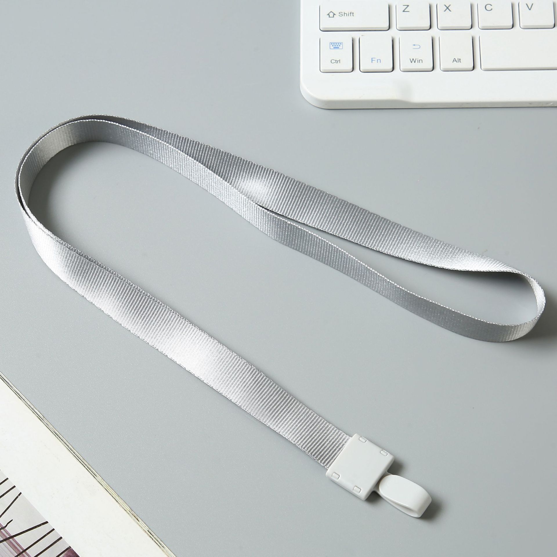 Juego de tarjetas de identificación cordón procesamiento al por mayor impresión l cuerda de tarjeta de estudiante exhibición gancho de plástico de oficina del campus cordón de protección ambiental