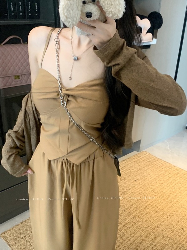 气质减龄套装女秋季2025新款辣妹吊带背心开衫休闲长裤咖色三件套|undefined