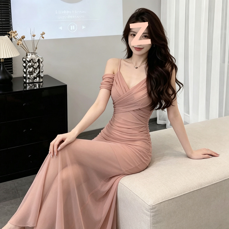 French-style gentle pink stunning dress for women, summer 2026 new model, elegant waist-cinching bodycon long skirt