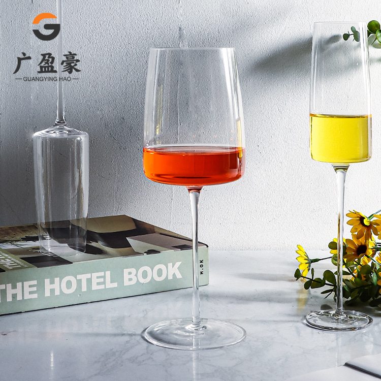 Copa de vino tinto de Phnom Penh de patrón vertical Copa de vidrio de cristal de estilo europeo para el hogar Juego de utensilios de vino Copa de cóctel de borde para el hogar