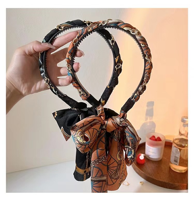 Vintage chain streamer headband