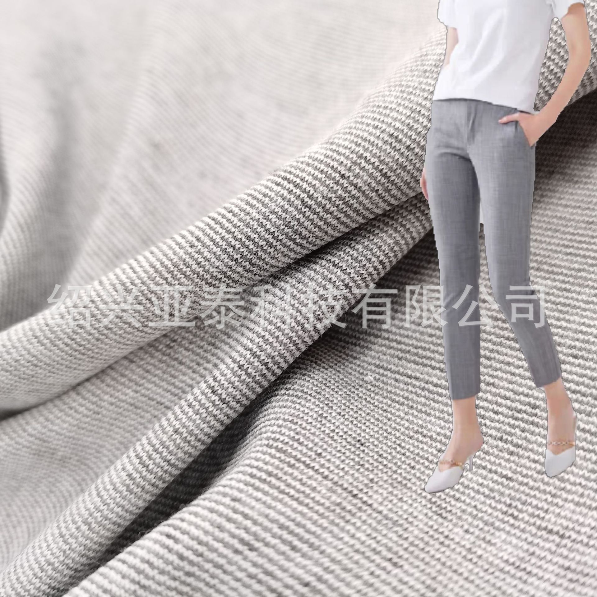 厂家供应 30S纯涤纱罗马布 挺括透气 男女装 西装 时尚舒适面料