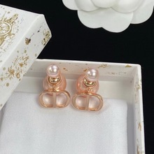 �ϼ��¿������С���hǰ��ɴ�CD��ĸ�i���Ӛ��|�͹�õ�������