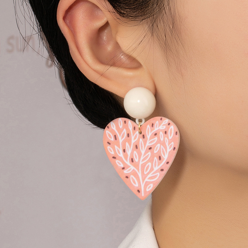 Fashion Heart Leaf Acrylic Inlaid Pearl Stud Earrings Wholesale display picture 2