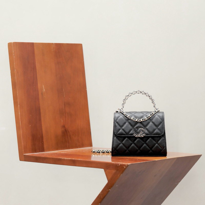Chanel 25S mini Kelly bag with cross-handle, textured cowhide, diamond pattern, chain, shoulder and crossbody handbag