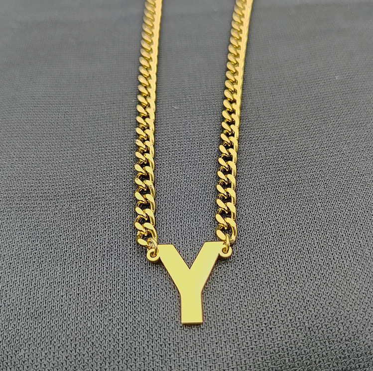 Collar de cadena cubana de acero inoxidable estilo hip-hop con apellidos europeos y americanos, colgante de letra mayúscula de oro de 18K con 26 letras.