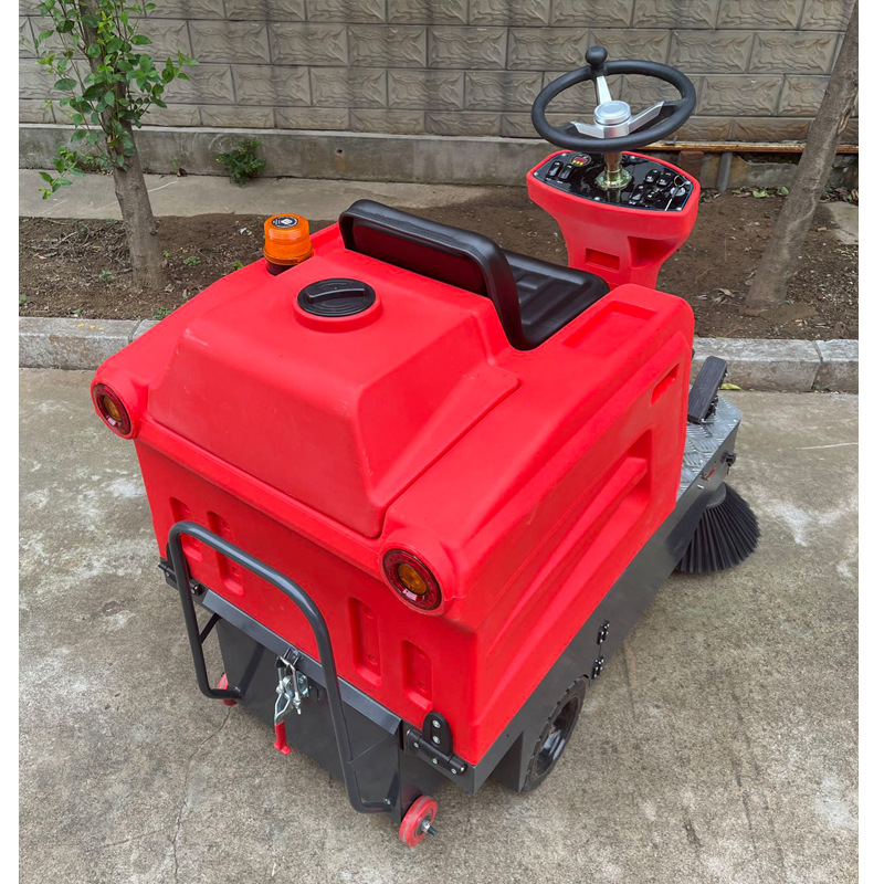 多功能小型扫地机 座驾式扫地雾炮洒水扫地车 物业环卫洒水车