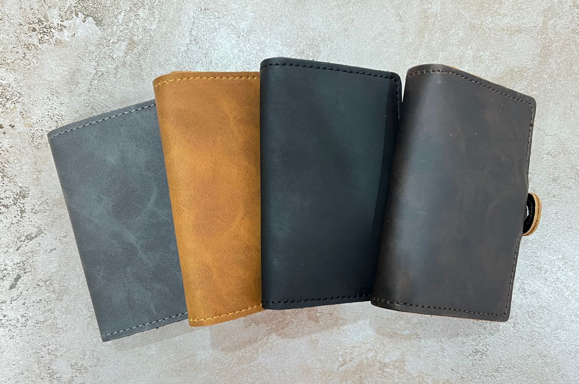 Titular de la tarjeta emergente automática Botón lateral emergente automático aleación de aluminio titular de la tarjeta billetera de metal transfronterizo e-commerce entrega de una pieza