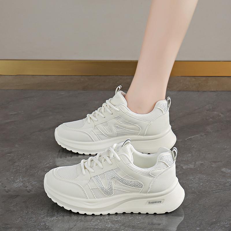 2026 Spring and Autumn New Versatile Breathable Sports Shoes for Petite Women, Trendy Casual Sneakers, Solid Color Dad Shoes