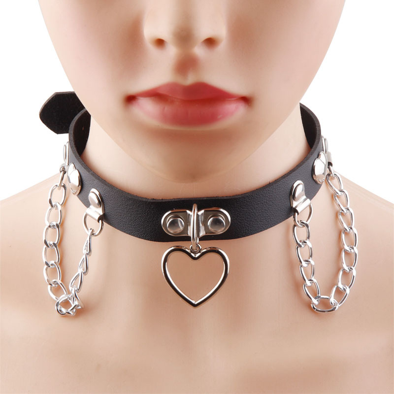 Celebrity Wang Xiaochen same necklace European and American punk chain Love Peach heart pendant fashion street shot leather collar