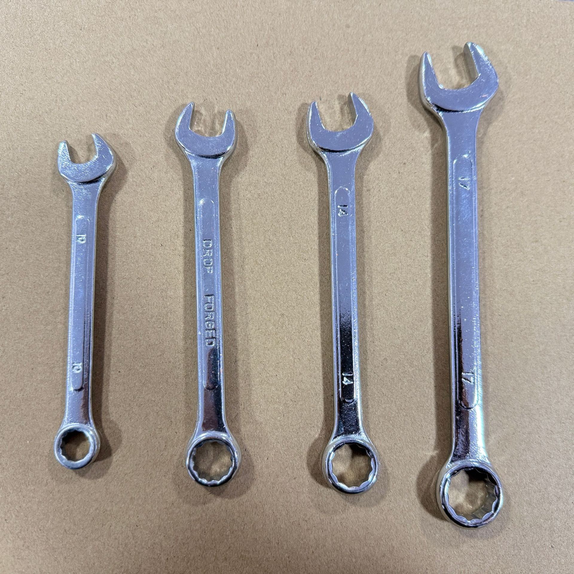 Wrench, fast universal tools set for repair