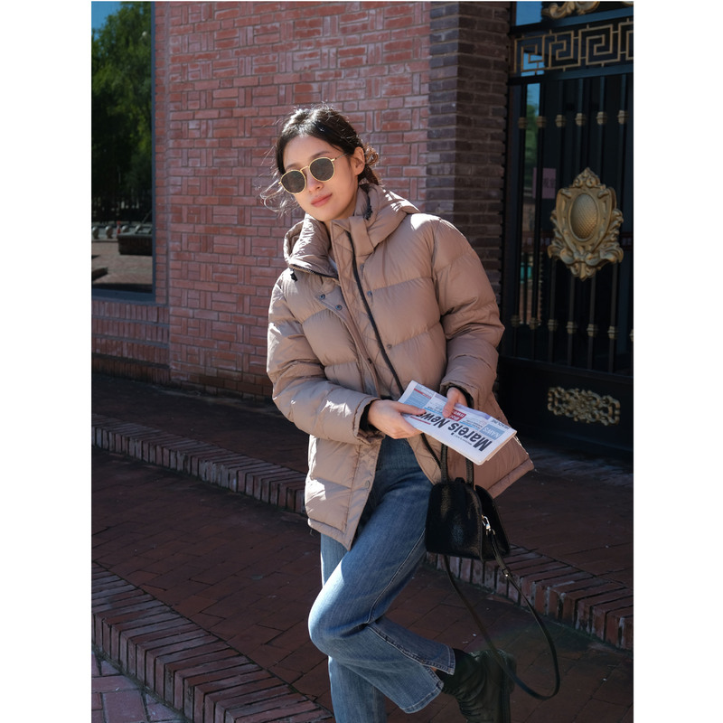 Cold-proof artifact pole end 700 canopy 90 white goose down padded warm loose short hooded bread down jacket women's winter Cold-proof artifact pole end 700 canopy 90 white goose down padded warm loose short hooded bread down jacket women's winter