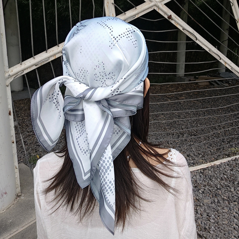 Y2K ホットガールバンダナトレンディなレターミュージックフェスティバル要素スクエアスカーフパーソナライズされたシルクスカーフミレニアムヒップホップスタイル包頭帽子レーザー|undefined
