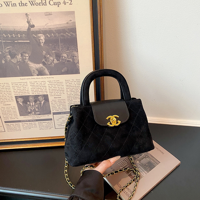 Cross-border women's handbag, new autumn and winter style, elegant and stylish, versatile suede shoulder and crossbody bag