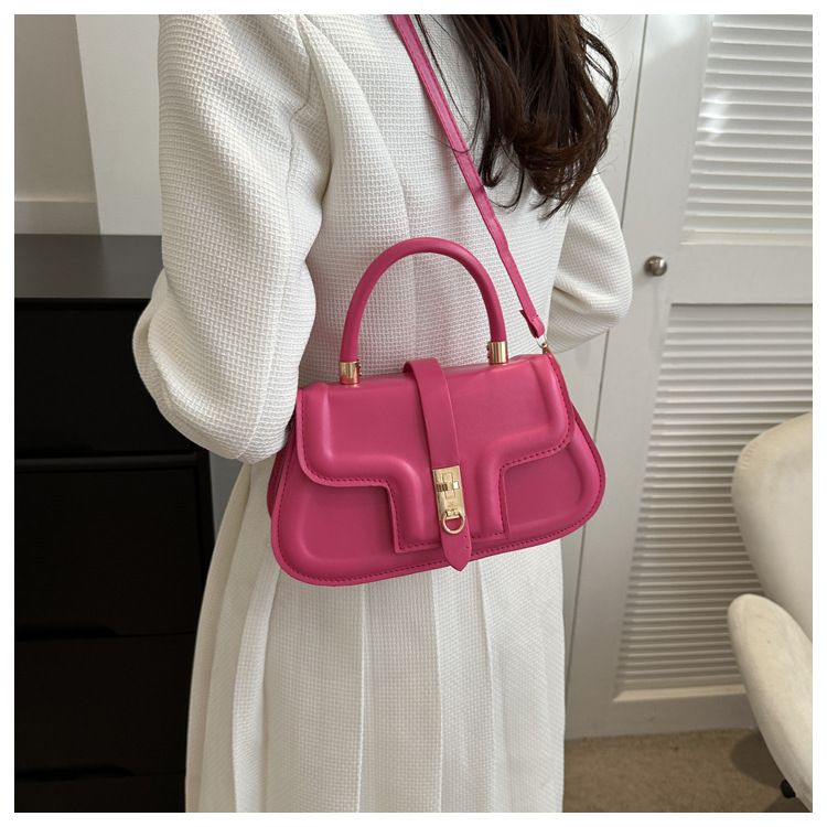 375g Weight Magnetic Buckle Closure Type Single Shoulder Strap Strap Type Square Bag Bags Type Casual, Shopping Occasion Pu Leather Material Solid Color Pattern All Seasons Season Women's Gender Vintage Style, Classic Style Style Square Shape Medium Size Women's Medium Pu Leather Solid Color Vintage Style Classic Style Magnetic Buckle Square Bag 4