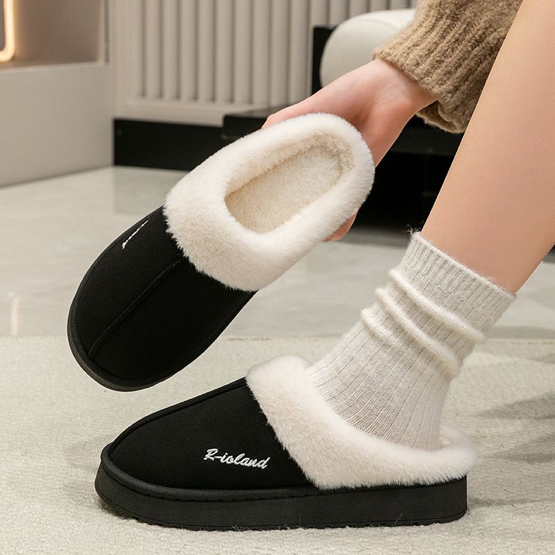 Zapatillas de algodón rojo para mujeres otoño y invierno en el hogar dormitorio calentamiento zapatos de lana suave cómodos zapatos de terciopelo al por mayor