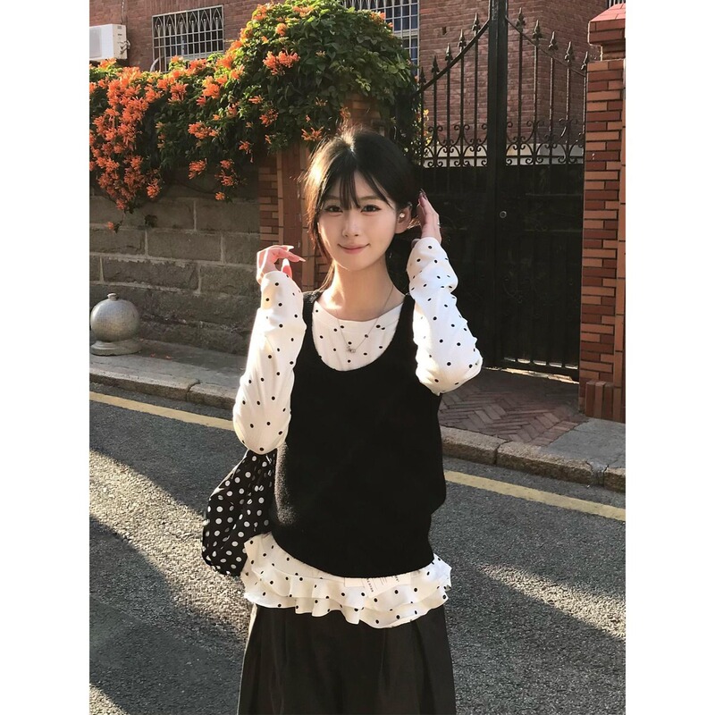 Korean-Style Black Knitted Vest for Women Layered with Polka-Dot Long-Sleeved Top 2026 Spring Versatile Workwear Two-Piece Set