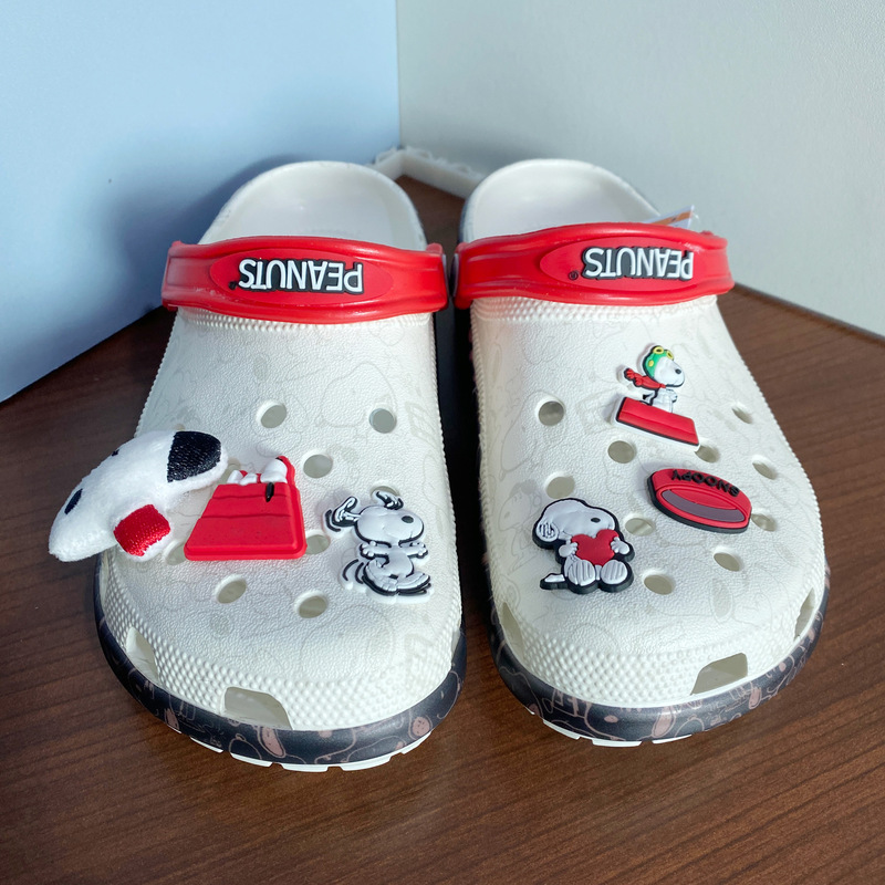 Snoopy Second-Generation Clogs, Comfortable Non-Slip Sole Sandals, Boys' Closed-Toe Slippers, Girls' Slippers, Wholesale and Dropshipping Snoopy Second-Generation Clogs, Comfortable Non-Slip Sole Sandals, Boys' Closed-Toe Slippers, Girls' Slippers, Wholesale and Dropshipping