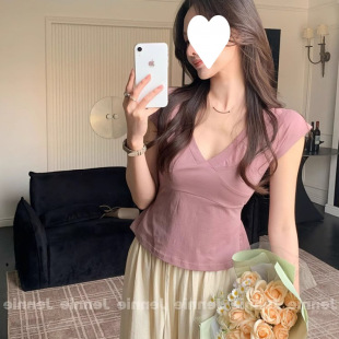 ��ʽv�I��ɫ�w�w��󱳽�������T��Ů�ļ�С���������@�ݶ̿�����