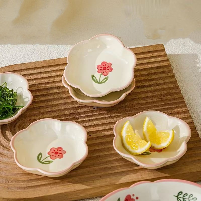 Platos pequeños de cerámica de flores de cuatro estaciones de alto valor, salsa de soja, vinagre, plato de condimento, tazón de condimento, plato pequeño, color bajo vidriado