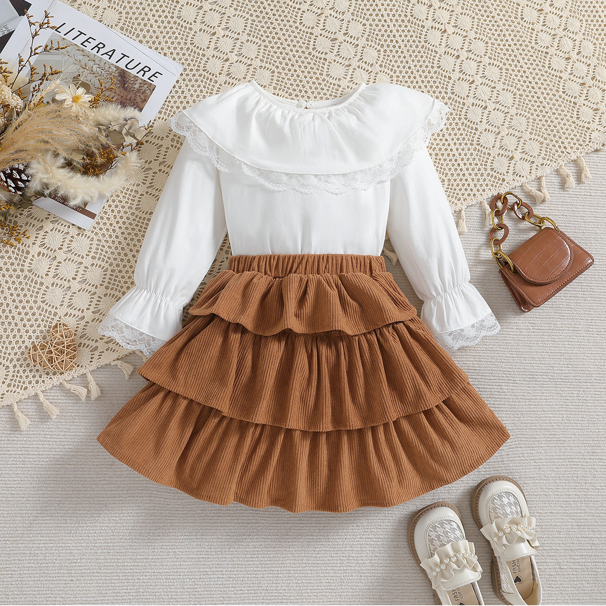 Girls Lace Top And Corduroy Skirt Set For Autumn Outfits_voghion.com