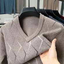 冬季v领纯色扭花加厚针织衫毛衣圆领格子扭花男式针织衫款式多样