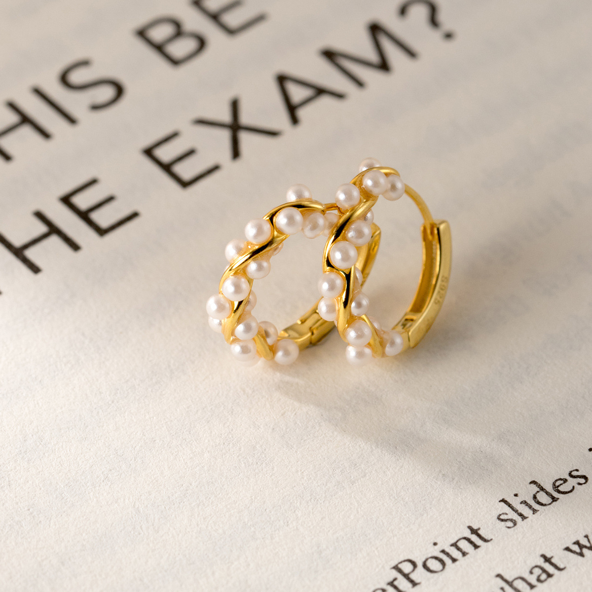 Eloch s925 plata esterlina torcida corona de flores perlas de nicho de diseño de anillo de alto nivel orejas de mujer M03195