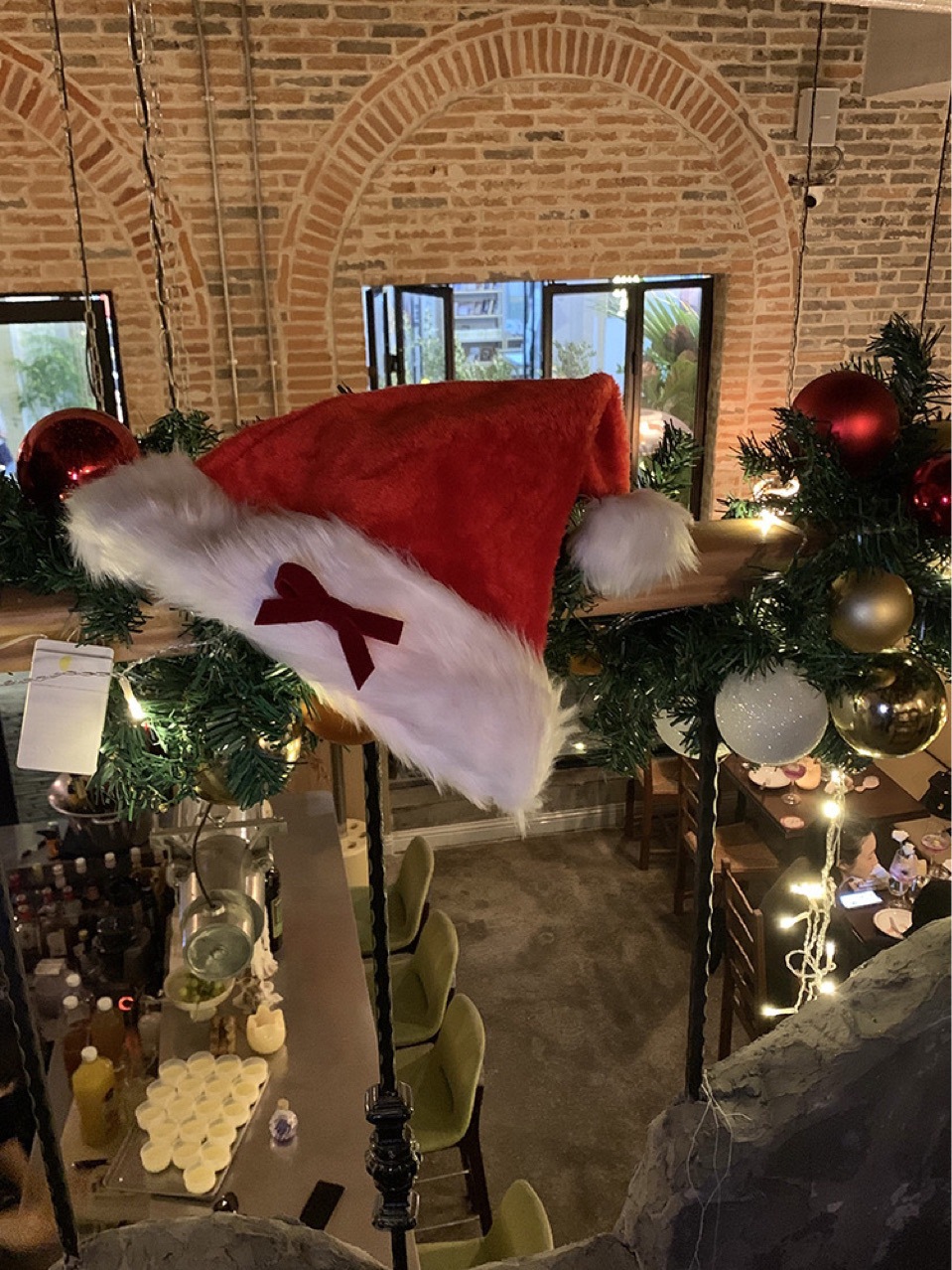 Nuevo sombrero de Navidad de arco negro dulce cool sombrero de invierno de niñas sombrero caliente de peluche rojo sombrero de Navidad