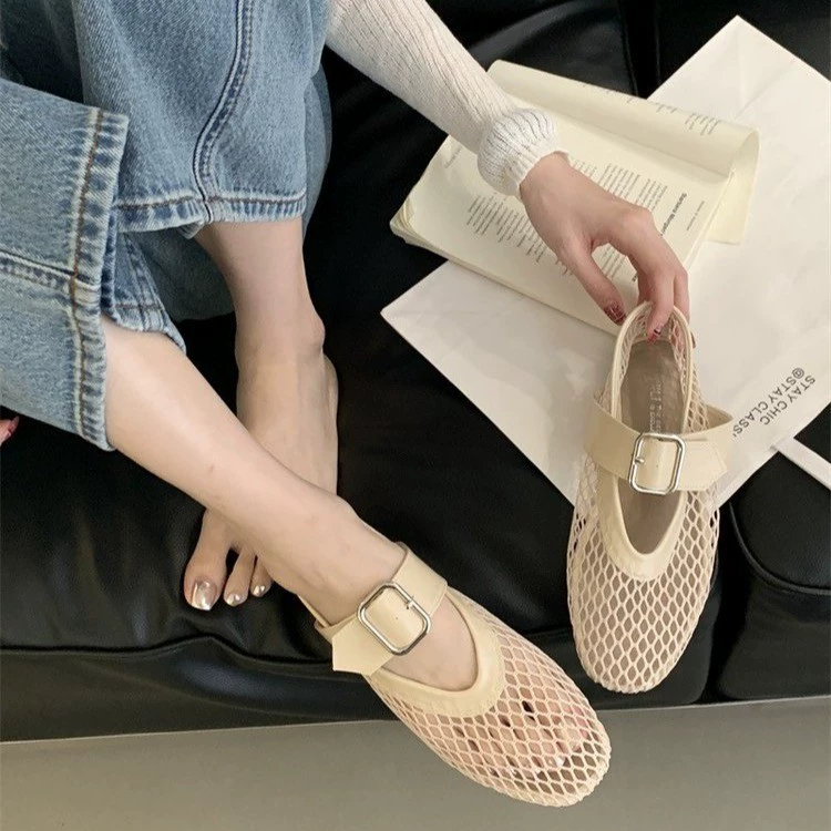 2025 новая сетчатая плоская обувь Мэри Джейн женская летняя дикая мягкая кожаная пряжка полые балетные туфли