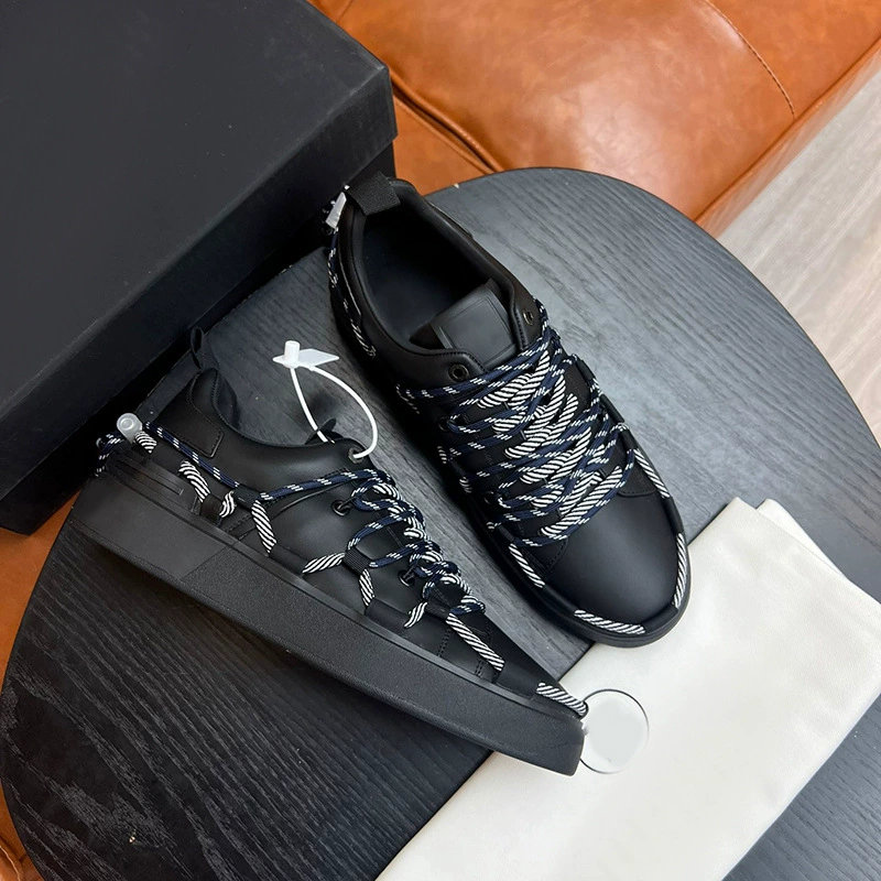 Кроссовки Мужская мода Личность Тенденция Кожа дышащая нишевые шнурки Европа и США 2024 новые белые туфли осенью