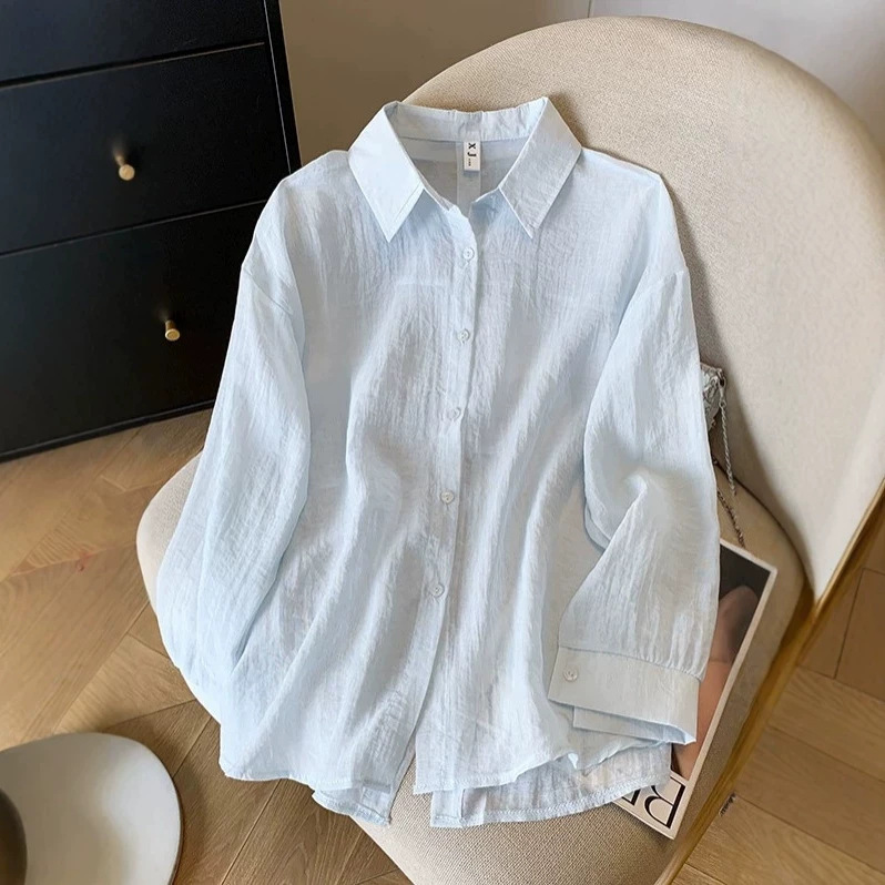 Áo sơ mi chống nắng nữ dáng rộng tay dài xẻ lưng — màu xanh nhạt chi tiết 1