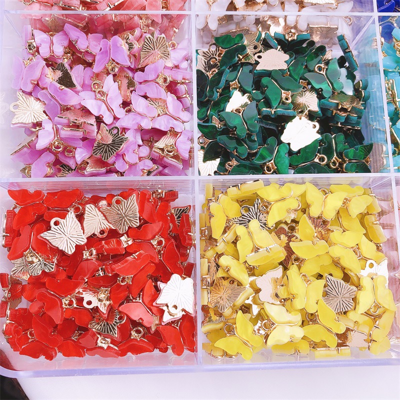 A Pack Of 30 Alloy Acrylic Colorful Butterfly Pendant DIY Jewelry Accessories Earrings Necklace display picture 5