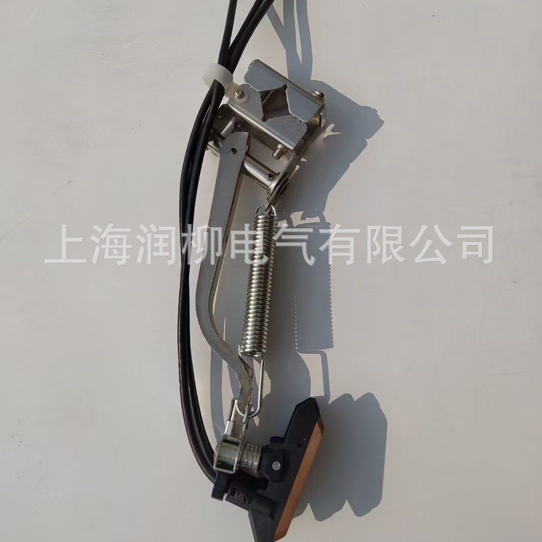 无接缝滑线国产集电臂供电导轨集电器3P4P5P600V30A60A100A碳刷片