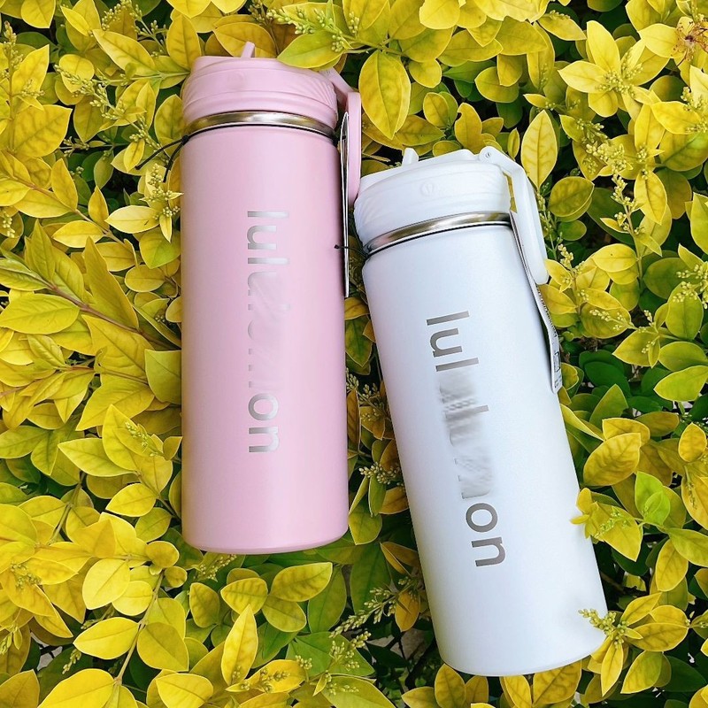 Lulu Sports Water Bottle Outdoor Thermos Cup High-Looking 530ml Portable Stainless Steel Thermos Cup Lulu Sports Water Bottle Outdoor Thermos Cup High-Looking 530ml Portable Stainless Steel Thermos Cup