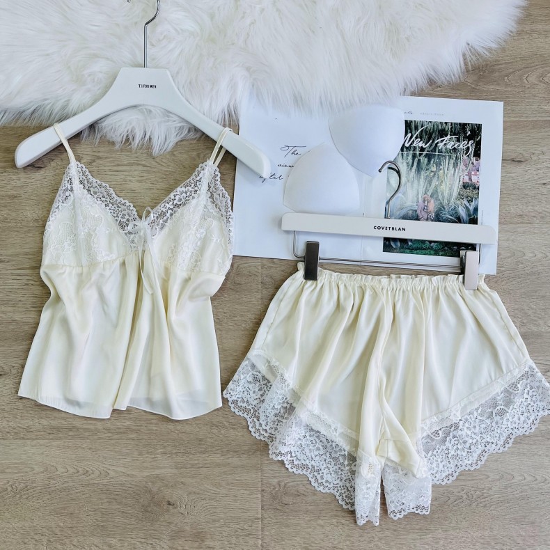 Pajamas women's summer sexy lace sexy with chest pad suspender shorts suit home wear backless sexy