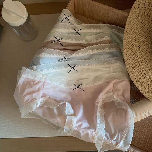 Leting~Ice silk thin, breathable and comfortable solid color simple seamless fit mid-waist briefs pure cotton crotch underwear