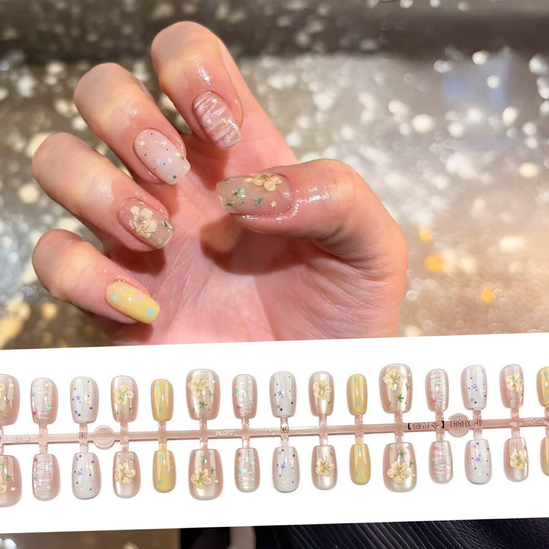 Soft Yellow, Dynamic Cat-Eye Effect, Gentle and Clear, Wearable Nail Stickers That Enhance Complexion, Floral Spring Nail Art Patches, Ultra-Short Length