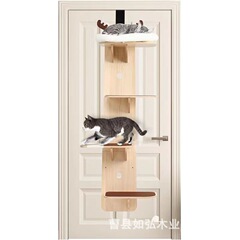 携帯式のドアを掛けます。猫は棚に登ります。