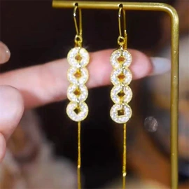 耳钉;耳扣;耳环